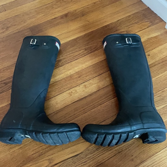 Women’s size 7 Black matte Hunter tall rain boots - Picture 3 of 9